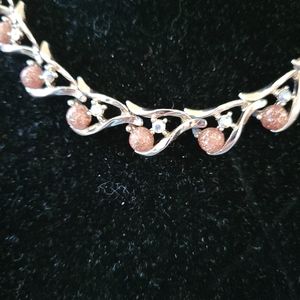 Vintage Goldtone Necklace with a leaf motif